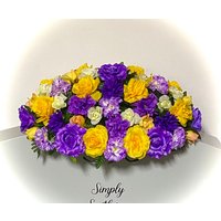 Kopfstein Sattelfriedhof Blumen Arrangement Rosen Gelb Lila Dekoration Grab Grabstein Memorial Vatertag Muttertag Sommer von SimplySouthernDesn