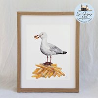 Möwe Mit Chips Kunstdruck von SirGregoryAndCo