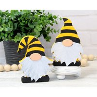 Bee Gnome Gestuftes Tablett Honey Home Decor von StewArtCraftsCo