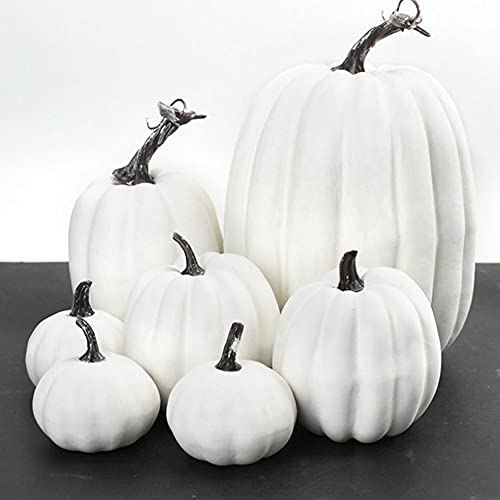 Künstliche Kürbis Set, weiße lebensechte Kürbisse 7pcs, Halloween Fallernte Erntedanksgiving Dekorative Schaumstoff Kürbisse Tabletop Herzstück für Hausgarten von SunaOmni