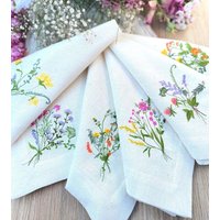 Verschönern Sie Ihren Tisch Mit Exquisiten Bestickten Wildblumen-Servietten - 6 Atemberaubende Blumensträuße, Anpassbare Farben Perfekt Für von Teamaison