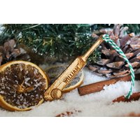 Grillen Fledermaus Christbaumschmuck Holz Lasergravur Gravur Rustikal Name Personalisiert Baum Dekoration Irisch von TheDribblyYak