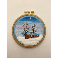 Stickdatei Winterlandschaft | Handgemachte Fertige Stickerei Natur Wandbehang Dekoration Geschenk Rahmenkunst| Muttertagsgeschenk von TheLuluGifts