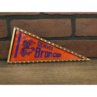 Gerahmte 1960Er Denver Broncos Nfl Vintage Mini Wimpel von TheSportsAlternative