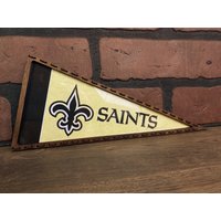 Gerahmte New Orleans Saints Nfl Mini Wimpel von TheSportsAlternative
