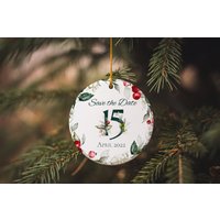 Save The Date Christbaumschmuck, Erste 1. Weihnachtsfeier Als Mr & Mrs, Date Christbaumkugel, Ornament, Hochzeitsgeschenke, Pärchengeschenk von Timetobelove