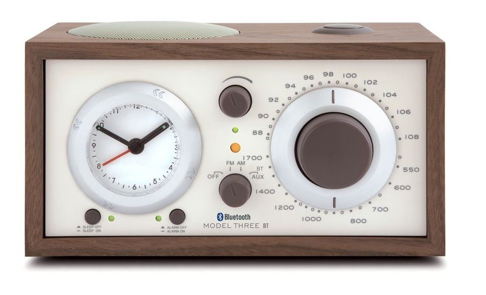 Tivoli Audio Radiowecker Model Three BT Walnuss/beige von Tivoli Audio