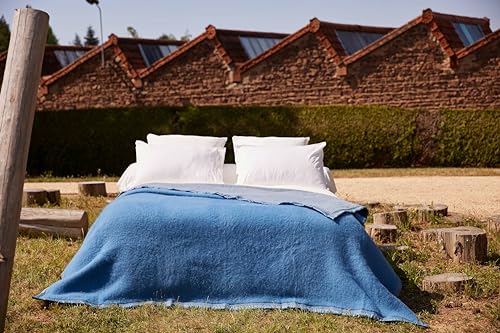 Toison d'or Volta Woolmark Wolldecke, 240 x 260 cm, azurblau von Toison d’or