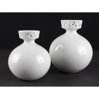 Wallendorf Vasen Duo Entworfen Von Ilse Decho - Ddr Porzellan 60Er Jahre, Vintage, Mcm Weißes von TomsVintageSalon