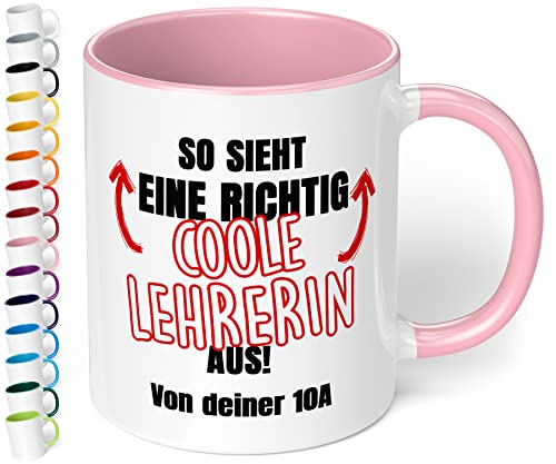 Lustiges Geschenk für Lehrerin: Kaffee-Tasse personalisiert mit Wunschtext „So sieht eine richtig coole LEHRERIN aus!“ - Dankeschön - Abschieds-Geschenke, Geburtstag, Tag des Lehrers (Rosa) von True Statements
