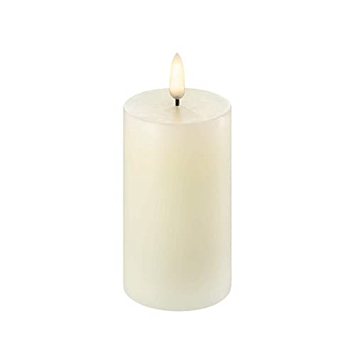 Uyuni Piffany Copenhagen Lighting Pillar LED Kerze 5,8 x 10 cm Echtwachs Ivory - 6 Stunden Timerfunktion - Keine Brandgefahr, Keine Rußbildung und kein Geruch von UYUNI