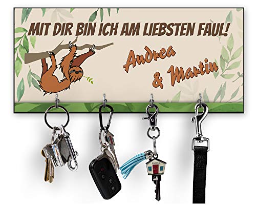 Unikatolo Schlüsselbrett mit Name Faultier Motiv, witziges Geschenk zum Einzug, Schild Spruch, Türschild Familie Wandhaken Wanddekoration Geburtstag Richtfest Hochzeitsgeschenk Ruhestand Rente von Unikatolo