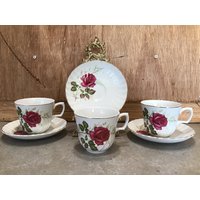 3 Vintage 1960Er Ridgway Jubiläum Rose Teetassen Und Untertassen Set Made in England. Rote Blüht, Goldrand von VTGItemsAddedDaily