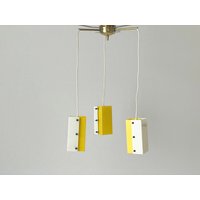 Gelb-Weiße 3-Schirm Plexiglas Deckenlampe, Deutschland, 1950Er Jahre, 4 Verfügbar von VintageInModeDeluxe