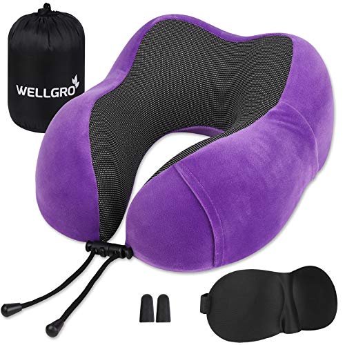 WELLGRO Nackenkissen Set mit 3D Schlafmaske und Ohrstöpsel - Abnehmbarer Bezug - Memory Schaum - Reißverschluss - inkl. Aufbewahrungstasche - Reisekissen - Farbe wählbar, Farbe:Lila von WELLGRO