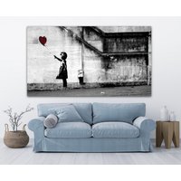 Banksy Girl Mit Rotem Ballon Leinwanddruck Wandkunst Bild Von Tapete Foto Shop Rahmen Home Interior Deco Design Kaufen Sie Online Uk Store von WOANUK