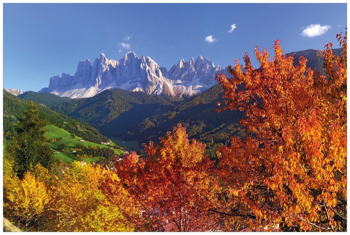 Wallario Wandfolie, Herbst im Gebirgstal unter blauem Himmel, in verschiedenen Ausführungen von Wallario