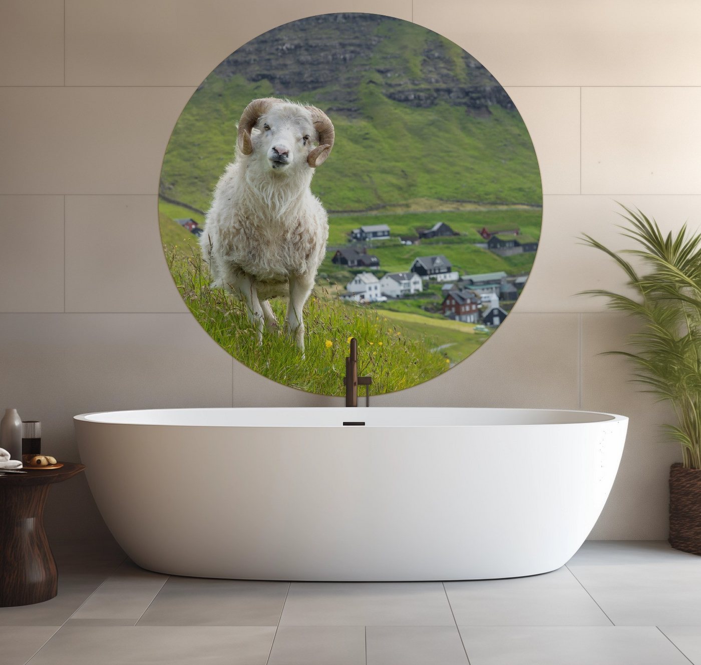 Wallario Wandfolie, Wildes Schaf in der Natur, wasserresistent, geeignet für Bad und Dusche von Wallario