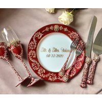 Personalisierte Gläser Rot Kuchen Server Messer Gabeln Platte Für Hochzeitstorte Tisch Dekor Hochzeit Flöten Cutter Set Braut Bräutigam Glas von WarmhomeGifts