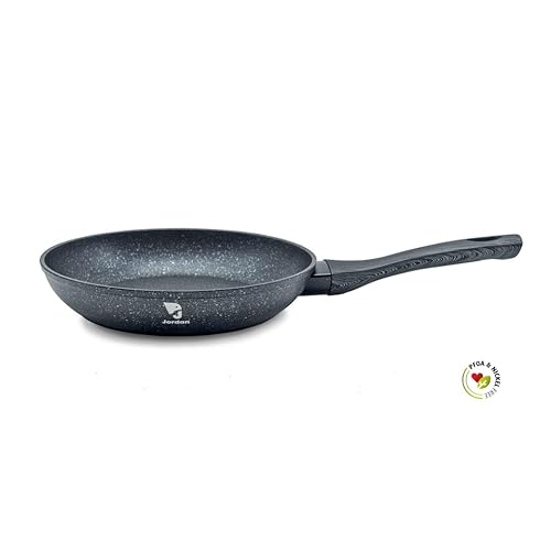 WeGeek, Pfanne aus geschmiedetem Aluminium, Antihaftbeschichtung, Durchmesser Ø 22 cm. Geeignet für alle Herdarten: Gas, Elektro, Keramik, Glaskeramik und Induktion WeGeek, Pfanne aus geschmiedetem Aluminium, Antihaftbeschichtung, Durchmesser Ø 22 cm. Geeignet für alle Herdarten: Gas, Elektro, Keramik, Glaskeramik und Induktion von WeGeek