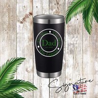 Personalisierter Papa, Der Mann, Mythos, Die Legende 20 Oz Isolierter Edelstahl Tumbler, 9 Tumblerfarben Zur Auswahl von WillowWaresCo