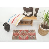 Fußmatte Vintage, 70x30 Handgefertigter Teppich, 2x3 Vintage Teppich, Mini Teppich, Türmatte Türkisch, Türmatte Oushak, 4753 von WoolRugsTR