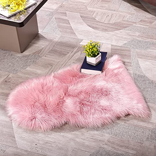 YIHAIC Faux Lammfell Schaffell Teppich, Kunstfell in Super weich Lammfellimitat Teppich Longhair Fell Optik Nachahmung Wolle Bettvorleger Sofa Matte (50 x 80 cm, Rosa) von YIHAIC