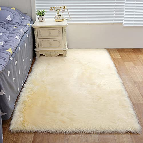 ZFHTAO Imitat Teppich Lammfellimitat Teppiche kuschelig Longhair Fell Wolle Bettvorleger Kunstfell Schaffell Deko Fell in Super Weich Imitat Rugs Verschiedene Größen - Beige 60x110cm von ZFHTAO