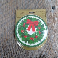 Vintage Stempel Untersetzer Weihnachten Grün Kranz Papieruntersetzer Urlaub Unterhaltsam von atgrandmastable