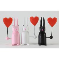 Some Bunny Loves You | Hase Figur Ostergeschenk Valentinstag Geschenk Geschnitzte Volkskunst von bunnywithatoolbelt