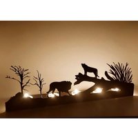 Dekorativer Kerzenhalter Aus Metall Mit Männlichen Und Weiblichen Löwenfiguren von designgardens