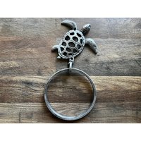 Sea Schildkröte Handtuch Ring, Badezimmer Handtuchhalter, Natur, Wandhaken, Strandhaus, Haus Am See Bad Dekor. Badezimmer-Eisen-Metall-Hardwares von fleurdelisjunkie