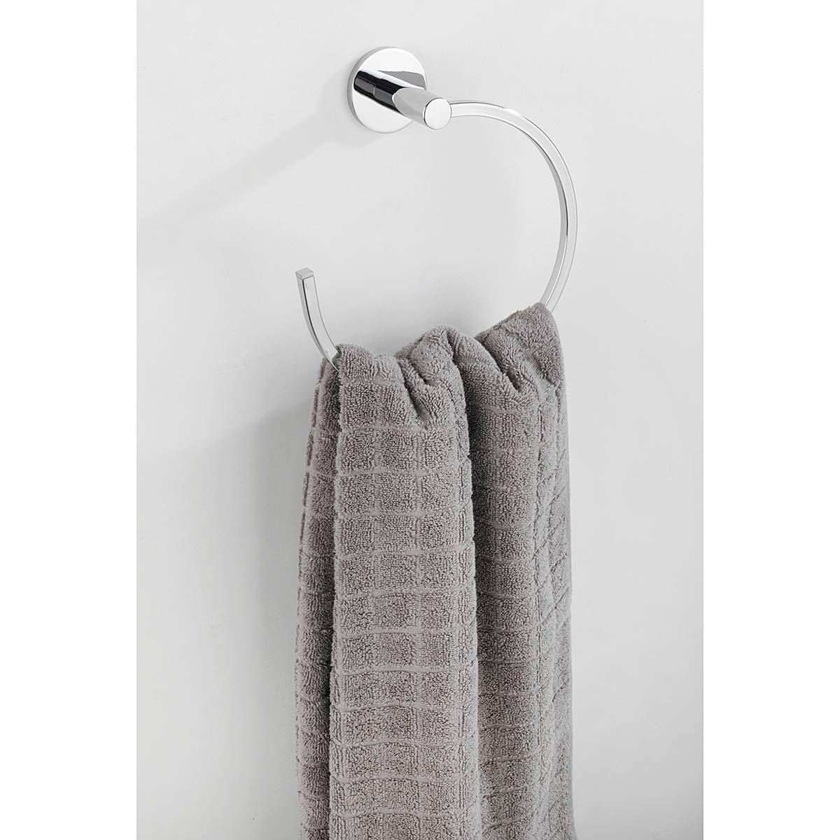 home24 Handtuchring Isera Zinkdruckguss Silber 19 x 21 x 7cm home24 Handtuchring Isera Zinkdruckguss Silber 19 x 21 x 7cm von home24