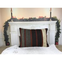 Gestreiftes Sofakissen, Kelim Lumbar Kissen, Alter Kelimbezug, Schwarzes Küchenkissen, 16x24 Zoll 2446 von kilimpillowkingdom