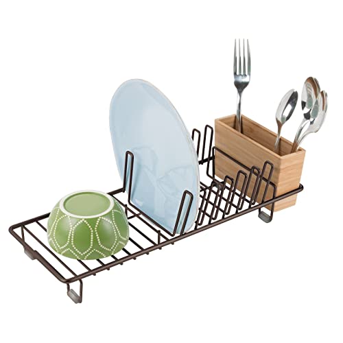 mDesign Abtropfgestell aus Metall – Abtropfablage für die Küchentheke, Arbeitsplatte oder Spüle – mit dreiteiligem Besteckhalter aus Bambus – bronzefarben und naturbelassen von mDesign