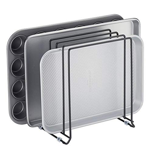 mDesign Geschirrablage aus Metall für Backbleche – kompakter Topfdeckelhalter für den Küchenschrank – platzsparender Ständer für Kochgeschirr – schwarz von mDesign