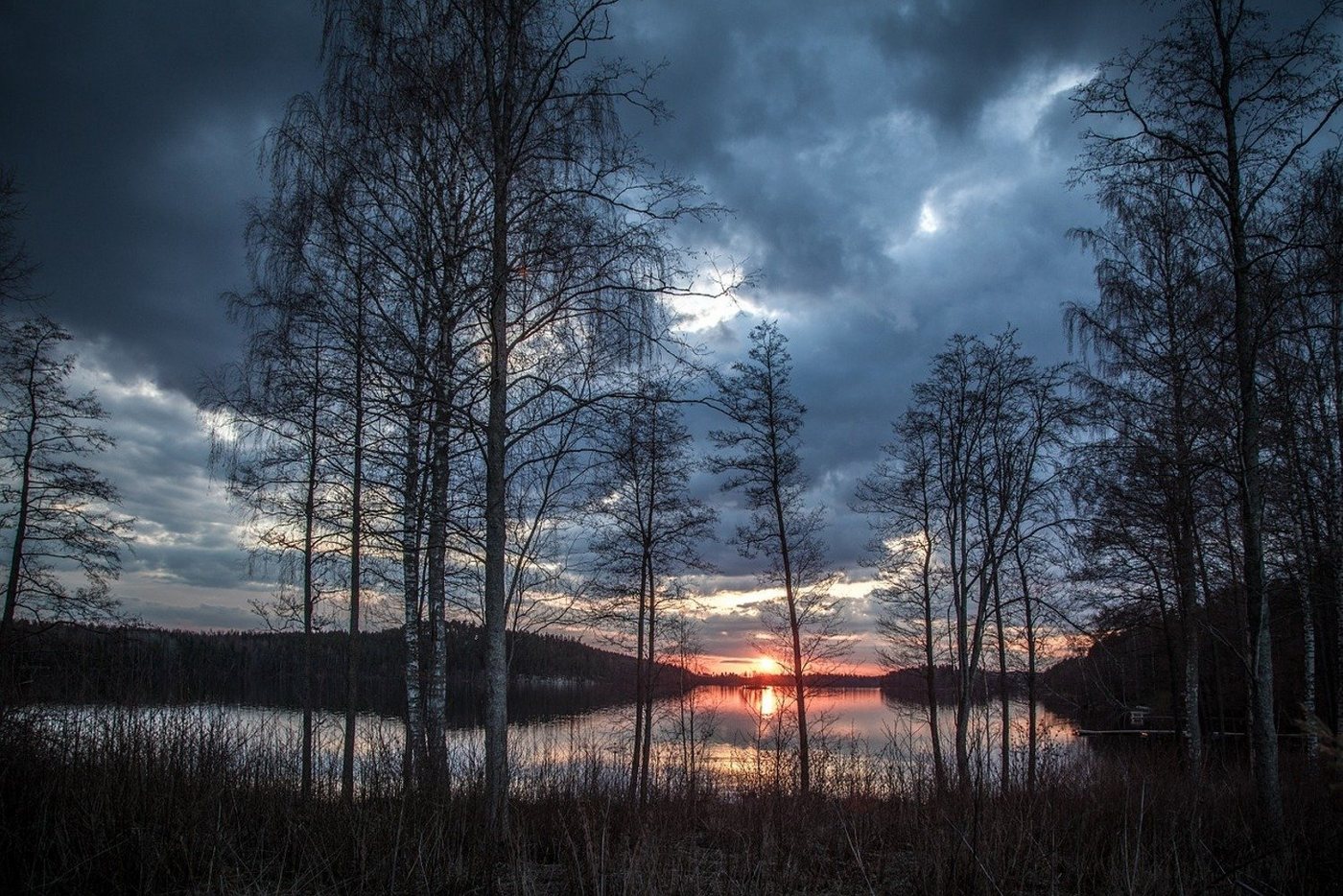 meberg Fototapete, Natur, Fototapete Bäume am See Wandbild Vliestapete Motiv 200x300 cm Sonnenuntergang Wald Natur Wasser von meberg