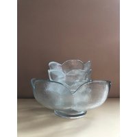 Vintage 70Er Jahre Mcm L.e. "Smith Große Strukturierte Glas Lotus 13 "Servierschale Mit 4 Kleinen Salat Sockel Schalen, Eisglas Blume Herzstück." von roccocomodern