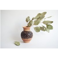 Braune Matte Vase Keramikvase Kleine Braun Dekorative Geschenk Für Sie Keramik Wohndekor Rustikal Bauernhaus von soulceramic