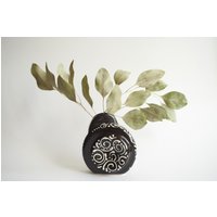 Schwarz-Weiße Vase Keramikvase Einweihungsgeschenk Glänzende Geschenk Für Sie Muttertagsgeschenk Blumenmuster von soulceramic