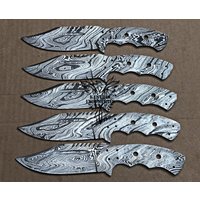 Lot Von 5 Blankoklingenmessern Aus Damaststahl Für Messerherstellungszubehör | Bb-432 von suresharpbladesshop
