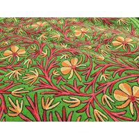 Runder Woll Teppich Kashmiri Namda Hand Gefilzt Und Bestickt | Blumenmuster Mandala Grüner Für Schlafzimmer Oder Boho Wanddeko von theshantihome
