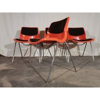 Stapelbare Orange Vintage Stühle, Meblo, 1970Er Jahre, Preis Pro Stück von vintageallyou